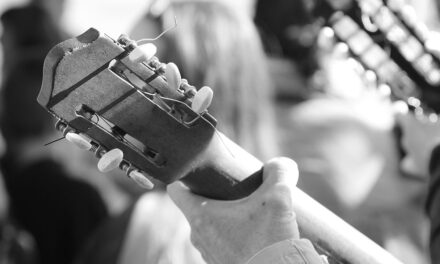 Los guardianes de la tradición:  el problema de la «autenticidad» en la recopilación de cantos populares